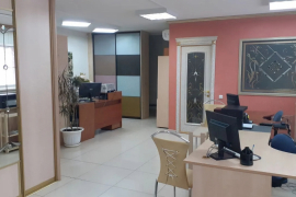 Помещение 86,7 м² с арендаторами