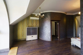 Коттедж 740 м²  участке 8 соток