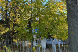 Помещение 859 м² со своим двором